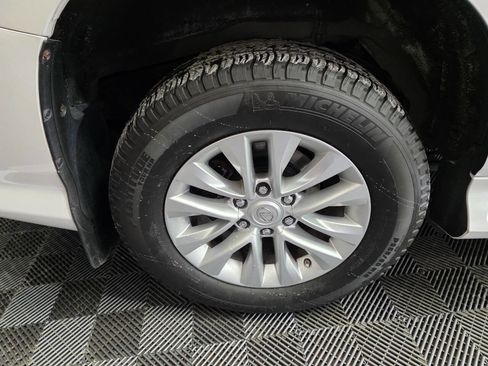 Used 2017 Lexus GX 460 image 37