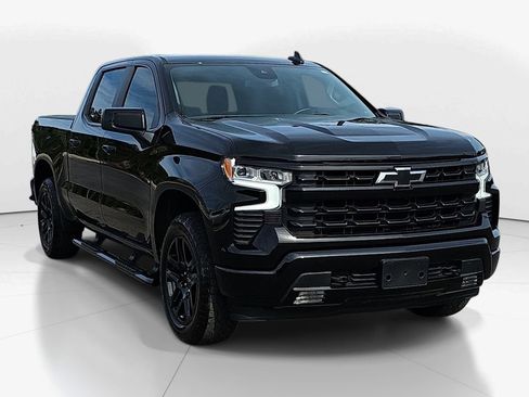 Used 2024 Chevrolet Silverado 1500 RST w/ Z71 Off-Road Package AWD/4WD image 3