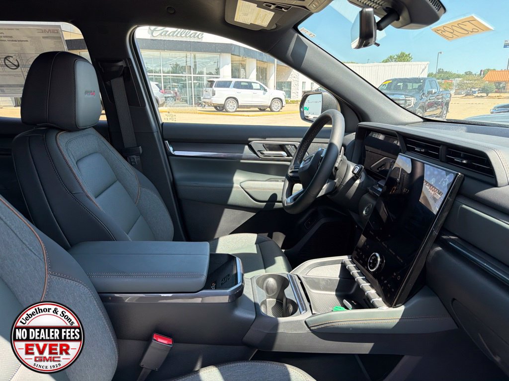 New 2027 GMC Terrain AT4 w/ Convenience Package III AWD/4WD image 2