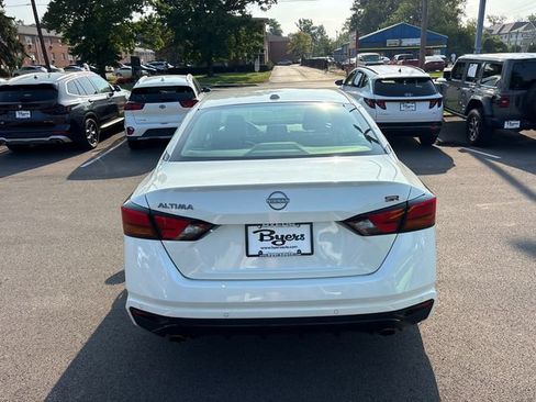 Used 2024 Nissan Altima 2.5 SR FWD image 28