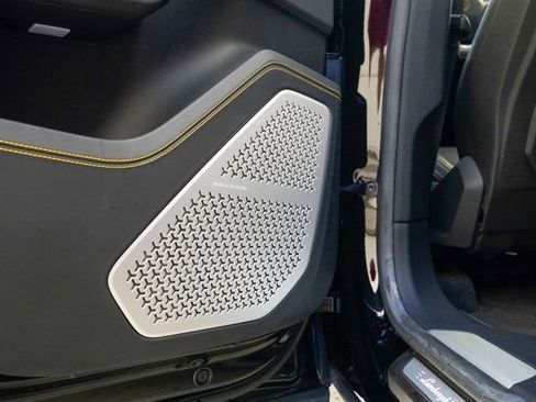 Used 2022 Lamborghini Urus image 66