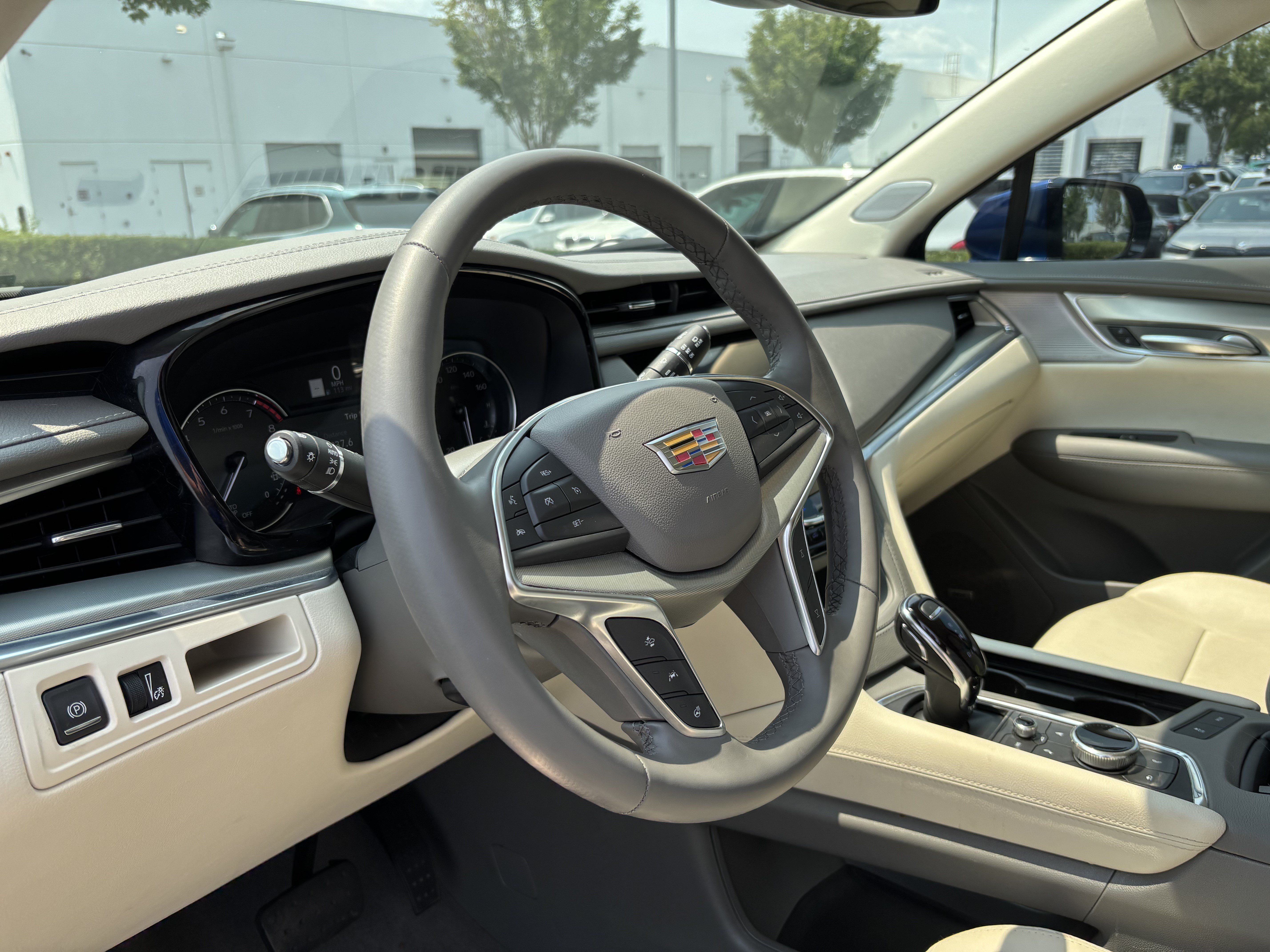 Used 2025 Cadillac XT5 Premium Luxury AWD/4WD image 16