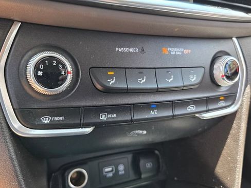 Used 2020 Hyundai Santa Fe SE AWD/4WD image 26
