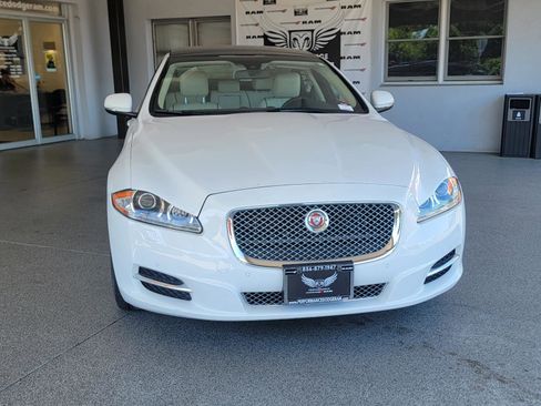 Used 2014 Jaguar XJ L Portfolio AWD/4WD image 3
