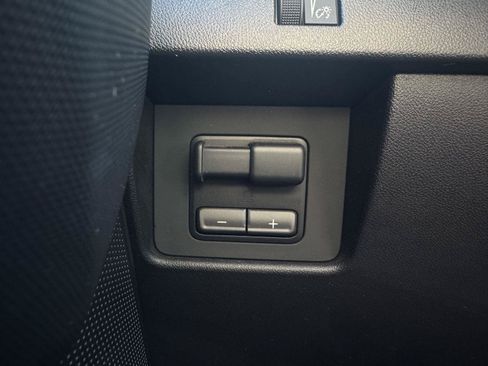 Used 2025 Chevrolet Colorado Trail Boss AWD/4WD image 19