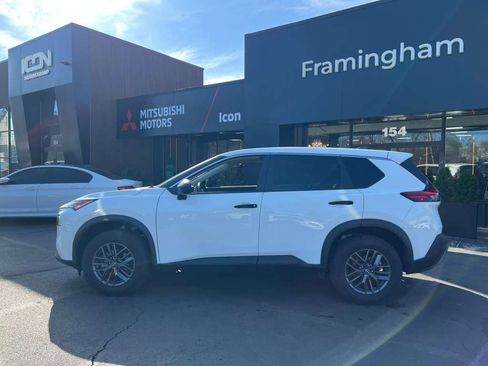 Used 2022 Nissan Rogue S image 4