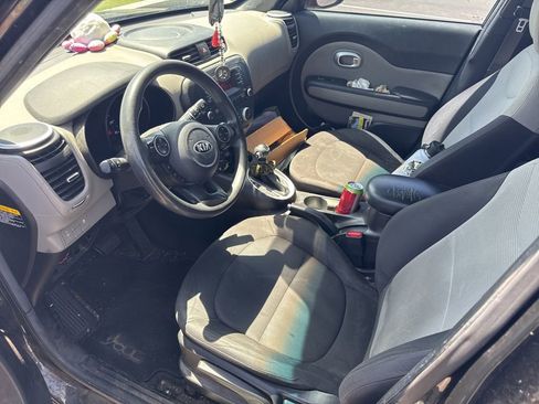 Used 2015 Kia Soul FWD image 5