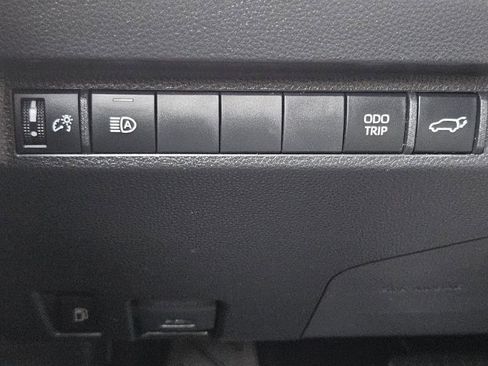 Used 2023 Toyota RAV4 Limited AWD/4WD image 39