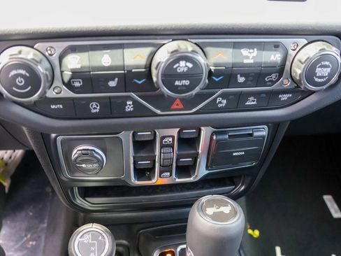 New 2026 Jeep Wrangler Unlimited Sahara AWD/4WD image 24