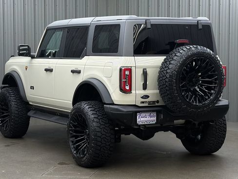 Used 2025 Ford Bronco Badlands AWD/4WD image 3