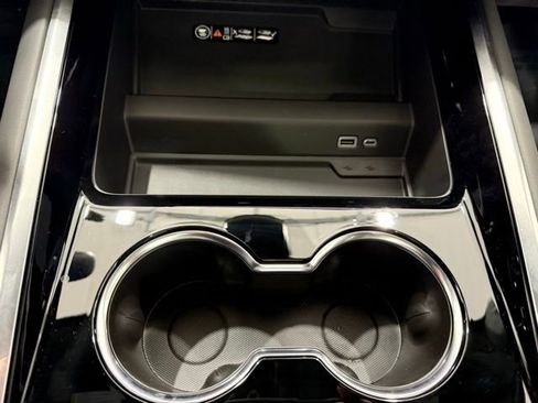 New 2026 Chevrolet Suburban High Country image 44