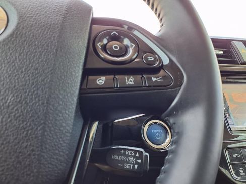 Used 2019 Toyota Prius XLE w/ Carpet Mat Package FWD image 28