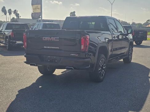 Used 2024 GMC Sierra 1500 AT4 w/ Technology Package AWD/4WD image 5