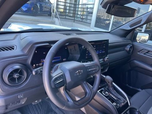 Used 2025 Chevrolet Colorado Trail Boss AWD/4WD image 8