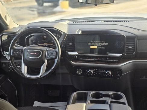 Used 2022 GMC Sierra 1500 SLE image 2