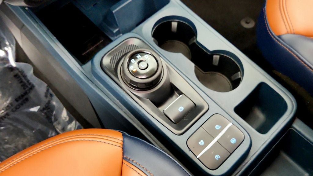 Used 2022 Ford Maverick Lariat w/ Lariat Luxury Package FWD image 17