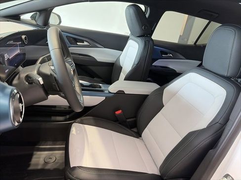 New 2026 Chevrolet Equinox EV LT image 11