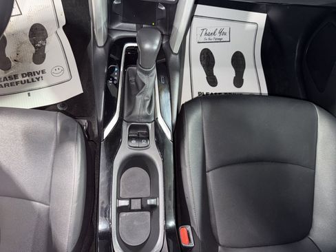 Used 2024 Toyota Corolla Cross XLE image 25