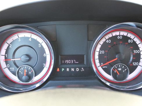 Used 2018 Dodge Grand Caravan SXT image 23