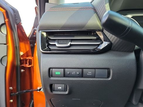 Used 2025 Nissan Sentra SR w/ SR Premium Package image 20