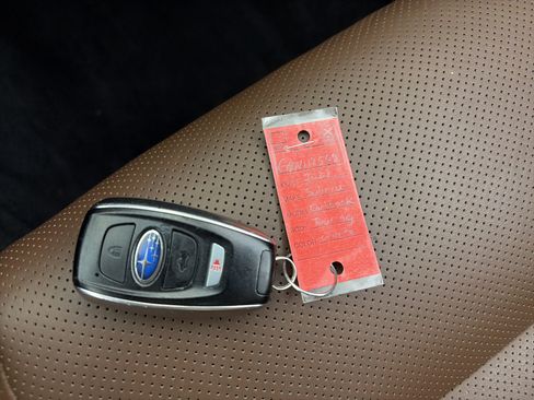 Used 2021 Subaru Outback Touring AWD/4WD image 34