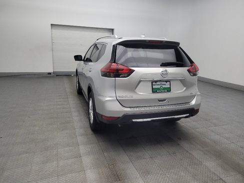 Used 2017 Nissan Rogue SV w/ SV Premium Package FWD image 5