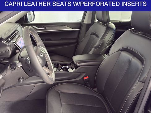 Used 2023 Jeep Grand Cherokee Limited w/ Luxury Tech Group II image 24