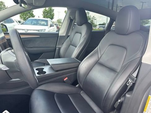 Used 2024 Tesla Model Y Long Range RWD image 24
