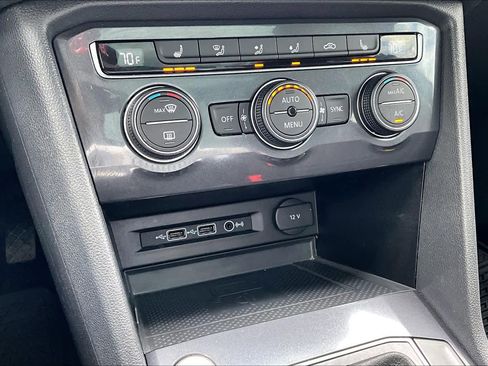 Used 2020 Volkswagen Tiguan SE w/ Panoramic Sunroof Package AWD/4WD image 36