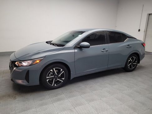 Used 2024 Nissan Sentra SV FWD image 2