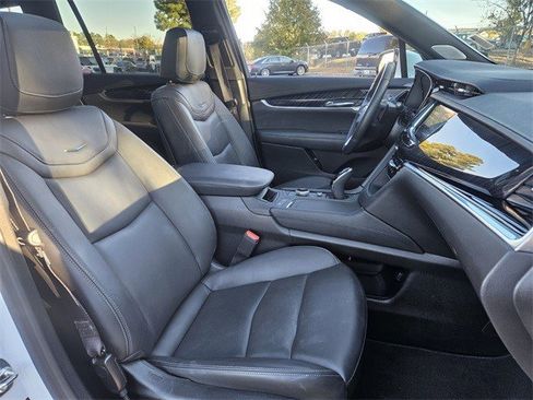 Certified 2025 Cadillac XT6 Premium Luxury image 18