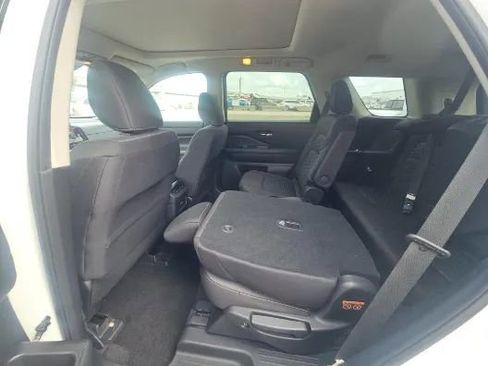 Used 2022 Nissan Pathfinder SV w/ SV Premium Package image 10