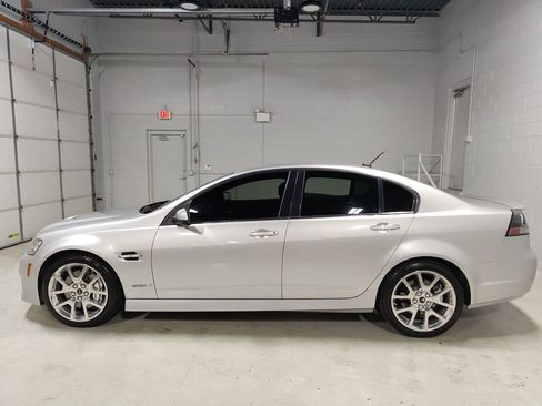Used 2009 Pontiac G8 GXP RWD image 19