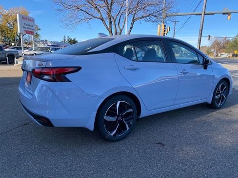 New 2025 Nissan Versa SR w/ Trunk Package image 5