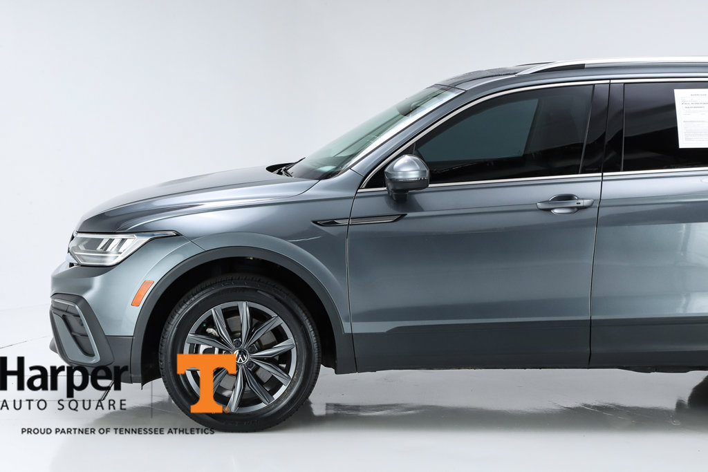 Used 2022 Volkswagen Tiguan SE AWD/4WD image 42