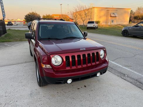 Used 2017 Jeep Patriot Sport image 2