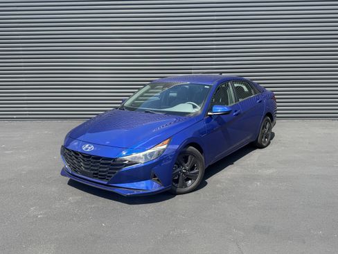 Used 2021 Hyundai Elantra SEL w/ Convenience Package FWD image 1