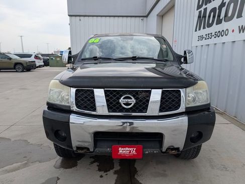 Used 2006 Nissan Titan LE w/ (R02) LE Off-Road Pkg AWD/4WD image 34