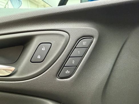 Used 2023 Buick Encore GX Essence w/ Experience Buick Package FWD image 16