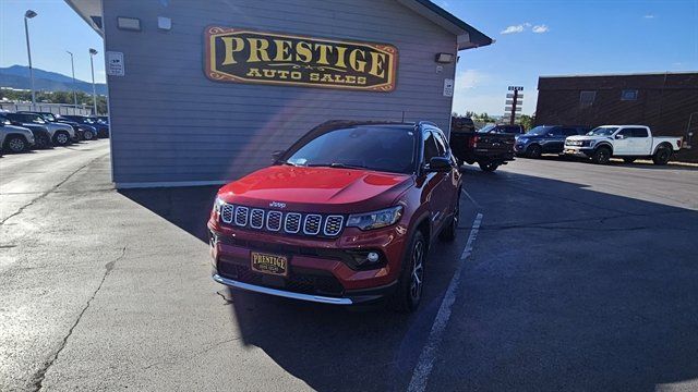 Used 2024 Jeep Compass Limited AWD/4WD image 2