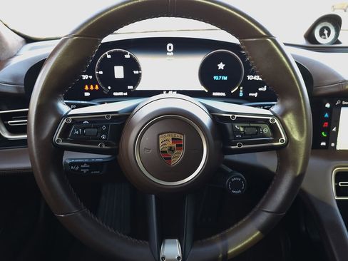 Used 2020 Porsche Taycan Turbo image 31