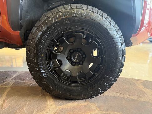 New 2025 Toyota Tacoma TRD Off-Road image 21