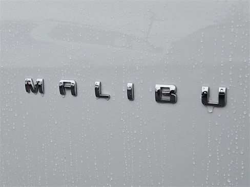 Used 2025 Chevrolet Malibu LT image 32
