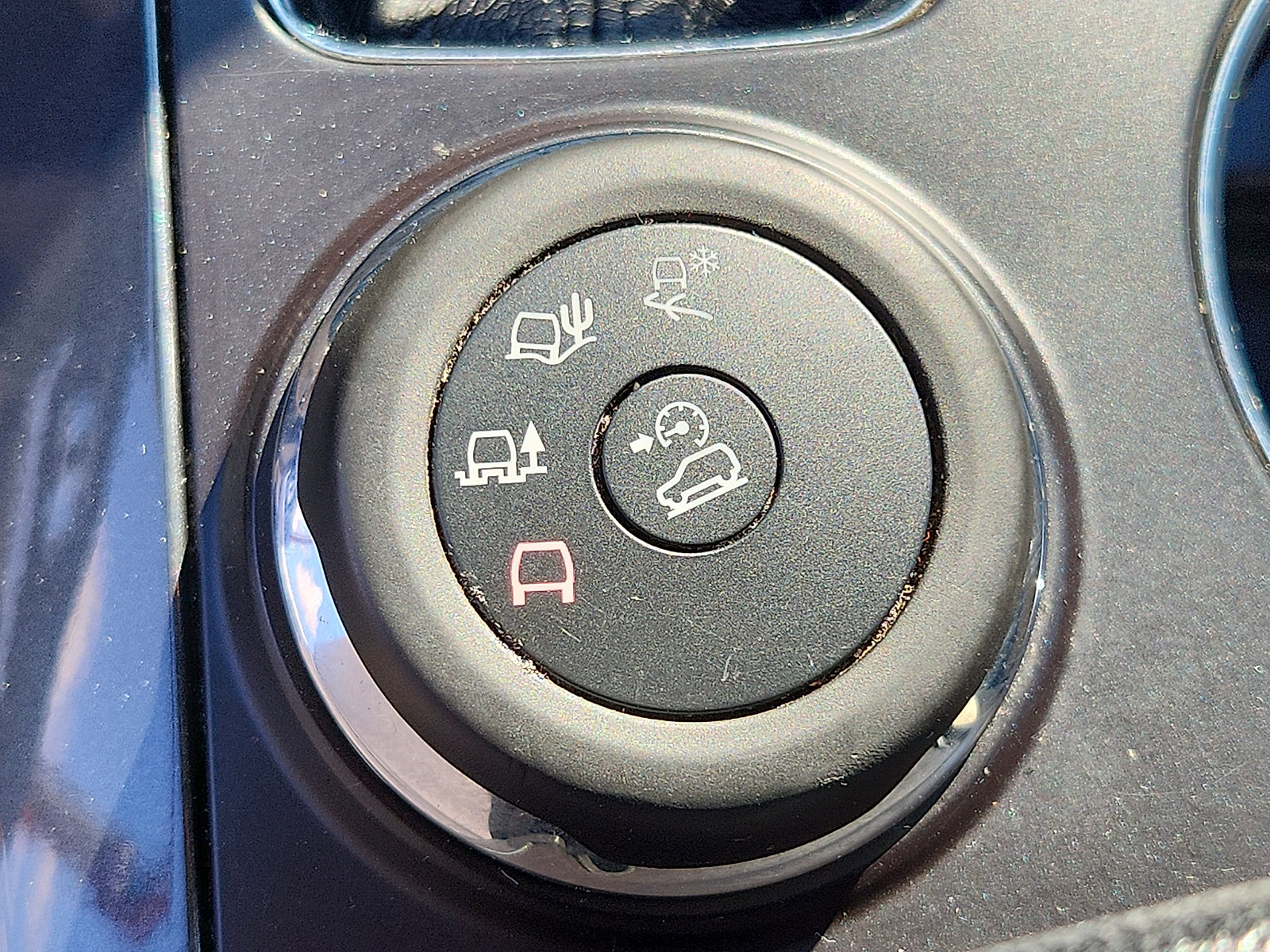 Used 2017 Ford Explorer XLT w/ Equipment Group 202A AWD/4WD image 27