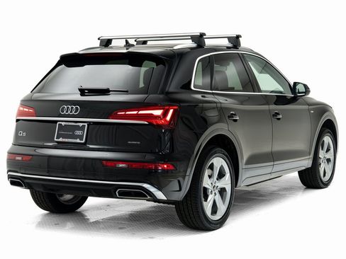 Certified 2025 Audi Q5 2.0T Premium Plus w/ Premium Plus Package image 3