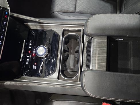 Used 2024 Jeep Wagoneer L Series II w/ Flexible Seating Group image 26