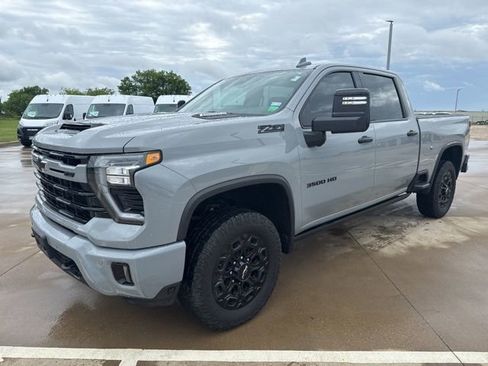 Used 2024 Chevrolet Silverado 3500 LTZ w/ LTZ Plus Package AWD/4WD image 3