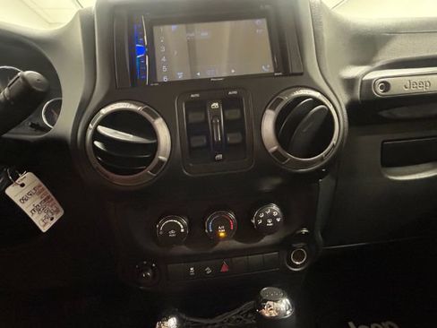 Used 2015 Jeep Wrangler Unlimited Sport w/ Quick Order Package 24S AWD/4WD image 20