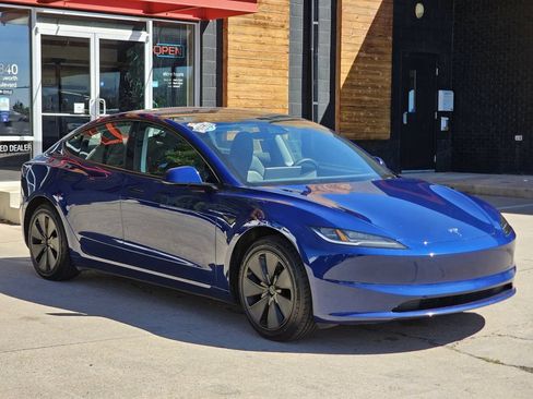 Used 2025 Tesla Model 3 Long Range RWD image 9