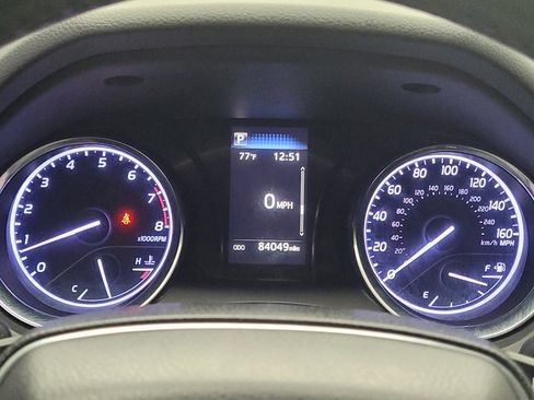 Used 2019 Toyota Camry SE FWD image 23
